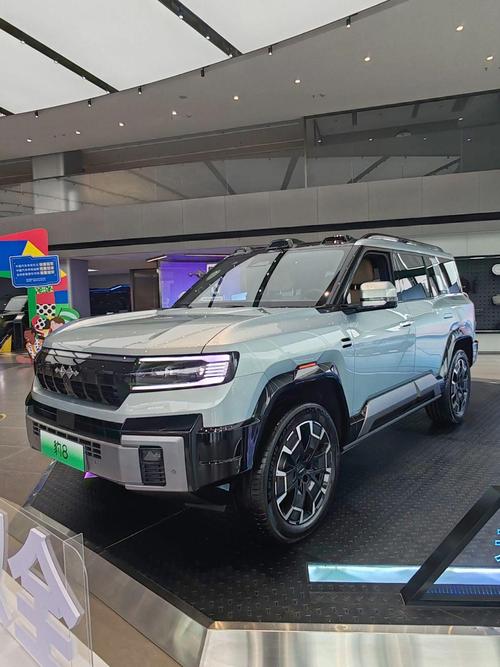 重庆178比亚迪方程豹硬派越野的爆款，英菲尼迪35周年与你共成长